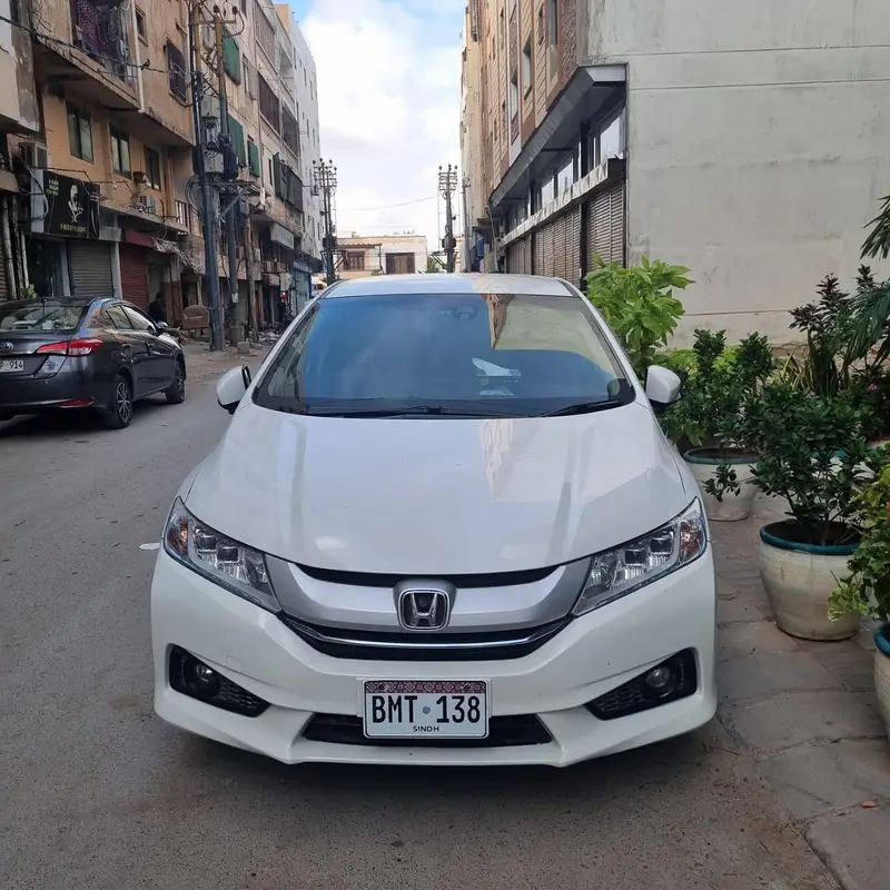 Honda Grace Hybrid 2015