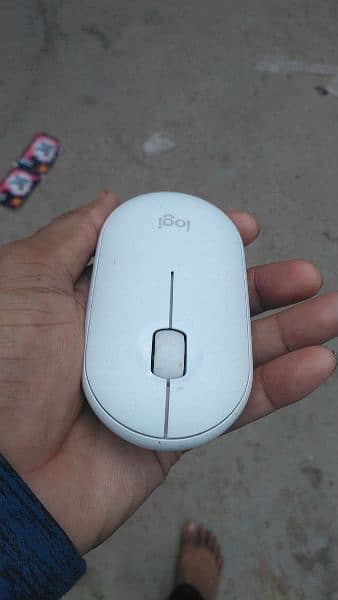 Logitech pebble M350 white color mouse 4