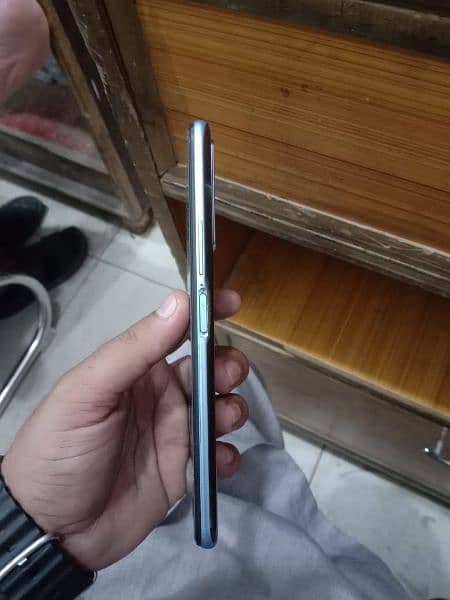 Vivo y 51s full box 10/10 condition bilkul saaf hai no scratch 1