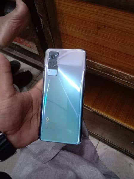 Vivo y 51s full box 10/10 condition bilkul saaf hai no scratch 3