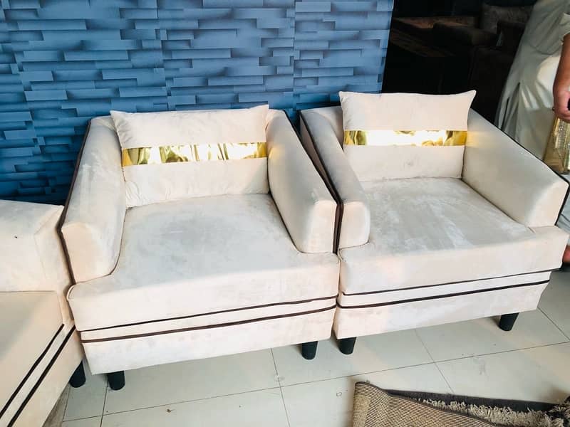 5&7 seater sofa set available 11