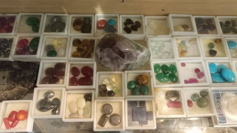 Natural stone rings and gemstones and products made of natural stones. 5