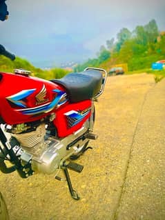 Honda 125 2024 Model 1500km ride: new condition all thing include