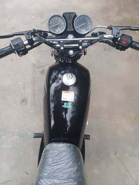 Suzuki GS 150 (2017) 9