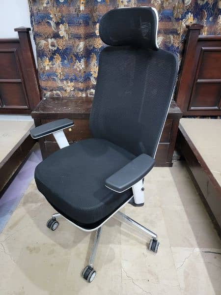 HIGH QUALITY PREMIUIM OFFICR CHAIR / STUDY CHAIR / EXECUTIVE CHAIR 0