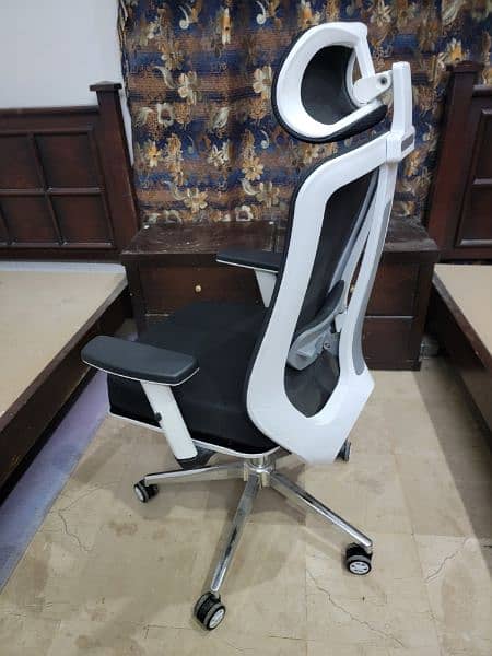 HIGH QUALITY PREMIUIM OFFICR CHAIR / STUDY CHAIR / EXECUTIVE CHAIR 1