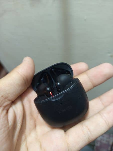 Xbuds used 2 months price 2000 condition new 1