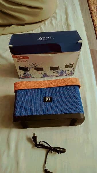 imported rechargeable Bluetooth speaker long battery and high quality 2