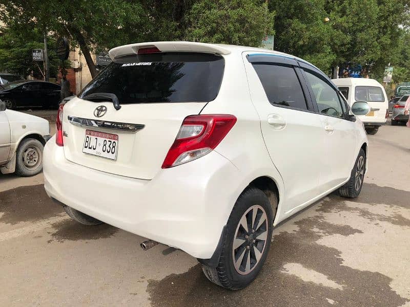 Available vitz 2014 new shape spider pearl white color 2