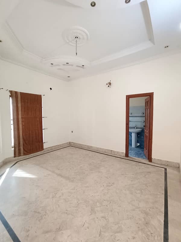 House available for rent VIP location Faisalabad 15