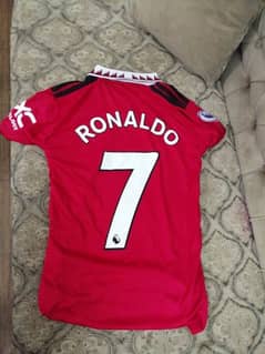 RONALDO MAN UTD NEW CONDITION KIT FOR 12 TO 13 YEAR OLD KIDS 0