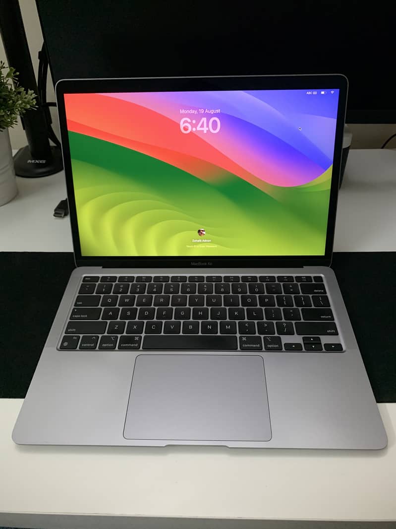 13" Apple MacBook Air M1 (8/256) 0