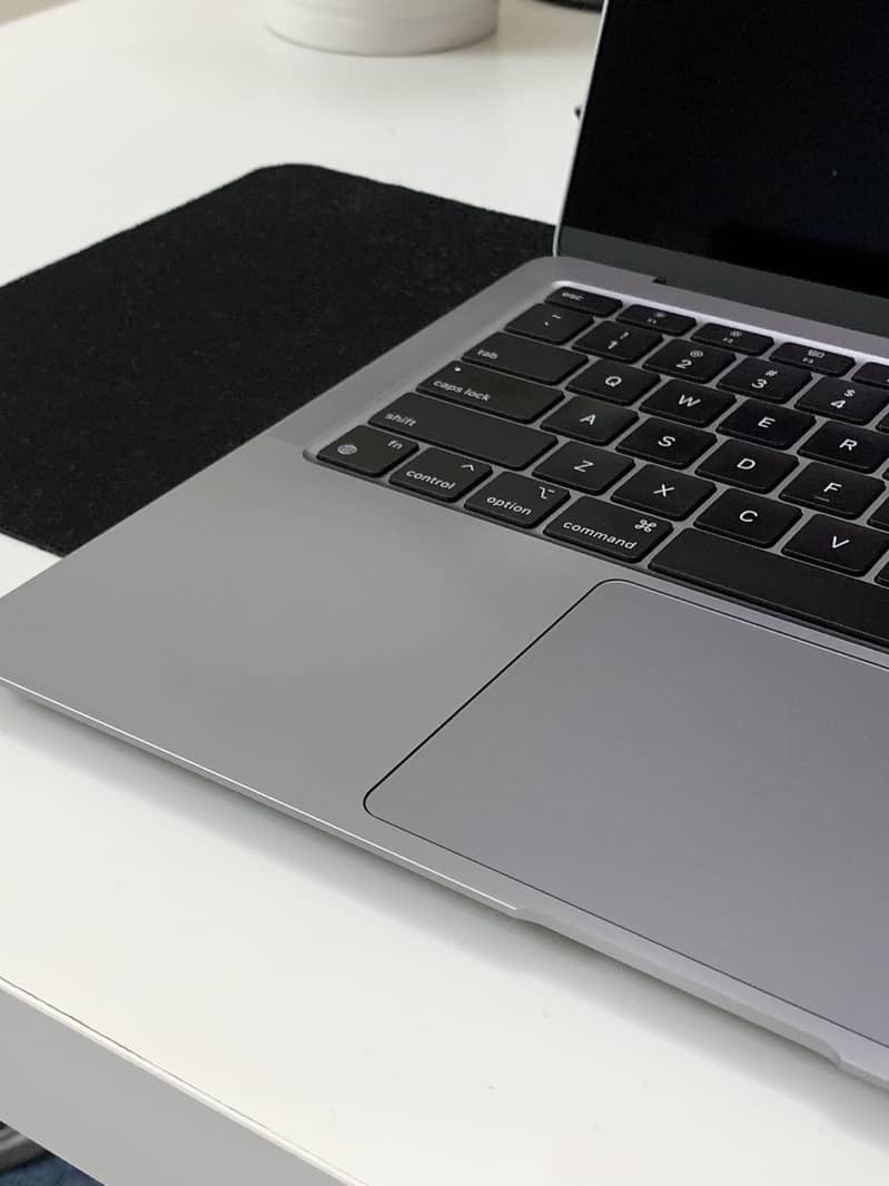 13" MacBook Air M1 (8/256) 2