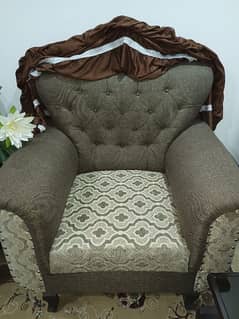 7 seater sofa set with free poshes