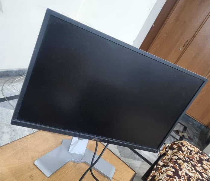 IPS 24" Dell Display Monitor | P2417H 1