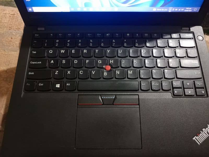 Lenovo Thinkpad X270 i5-6300 u 5