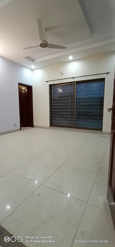 1 Kanal Upper Portion Separte Gate For Rent In Block J Phase 5 Dha Lahore 8