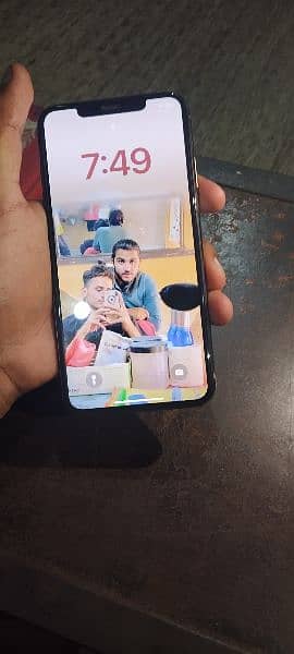 I phone XS MAX  good condition 5