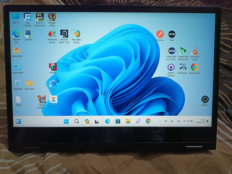 Lenovo Flex 5 14 2 in 1 laptop. Core i5 8th gen touch screen x360. 12