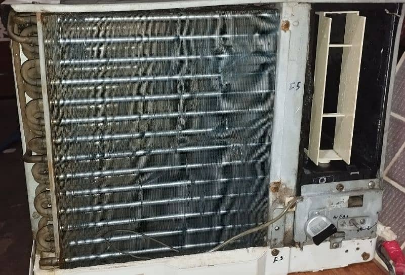 0.75 Ton Window AC - Good Condition 2