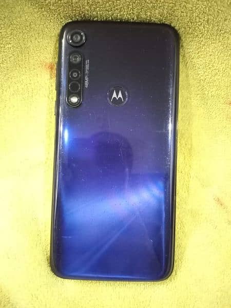 Moto G8 Plus 4