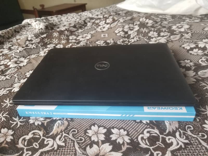 Dell Latitude 7390, core i5, 8th generation. 8gb ram 256gb ssd 2