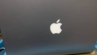 Macbook Pro 11 just like New 1 mAh phel Dubai se aia