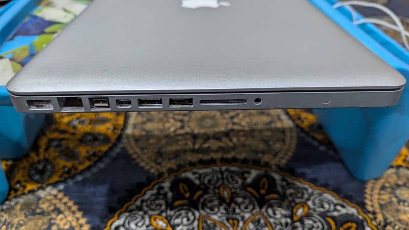 Macbook Pro 11 just like New 1 mAh phel Dubai se aia 7