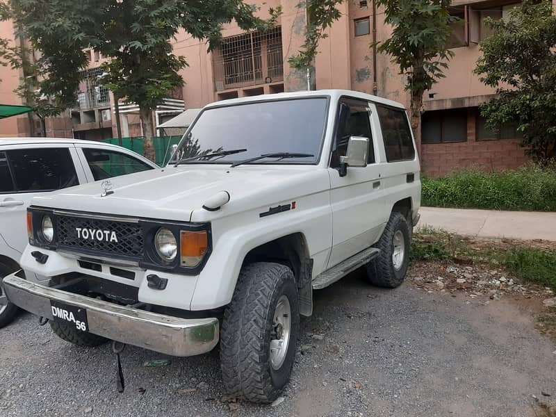 Toyota Land Cruiser 1987 RKR LJ 70 4