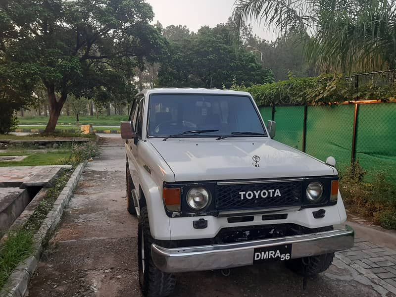 Toyota Land Cruiser 1987 RKR LJ 70 11