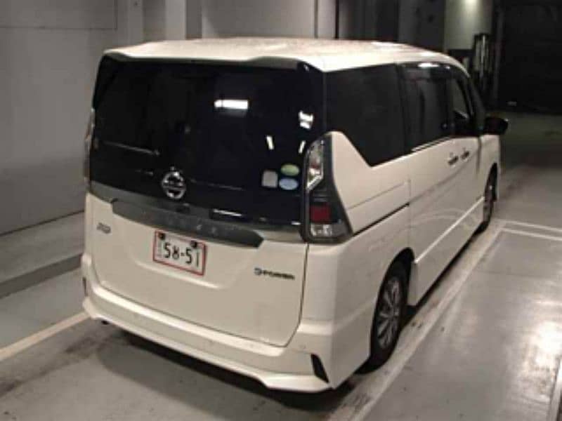 Nissan Serena 2018 9