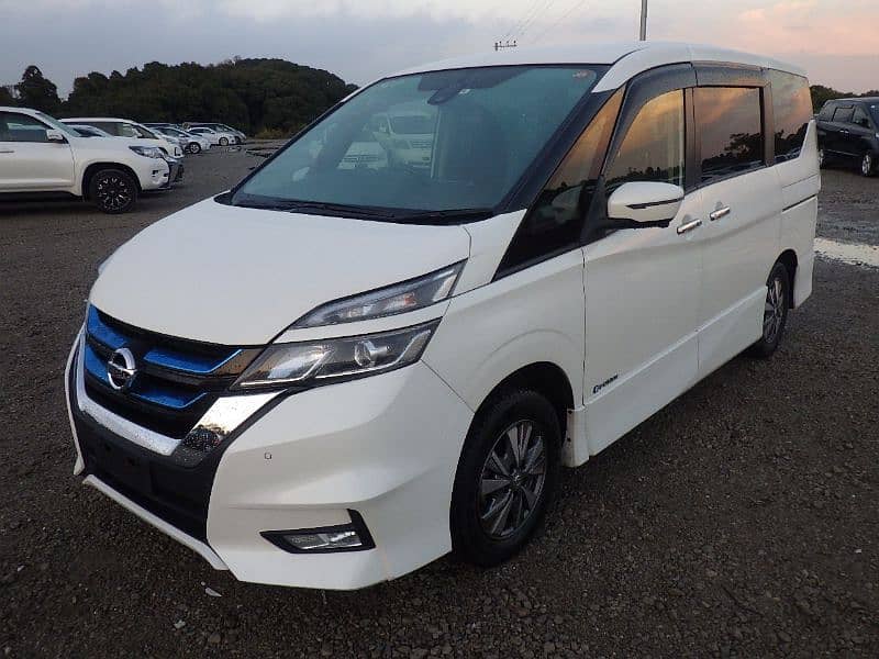 Nissan Serena 2018 13