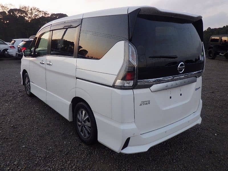 Nissan Serena 2018 14