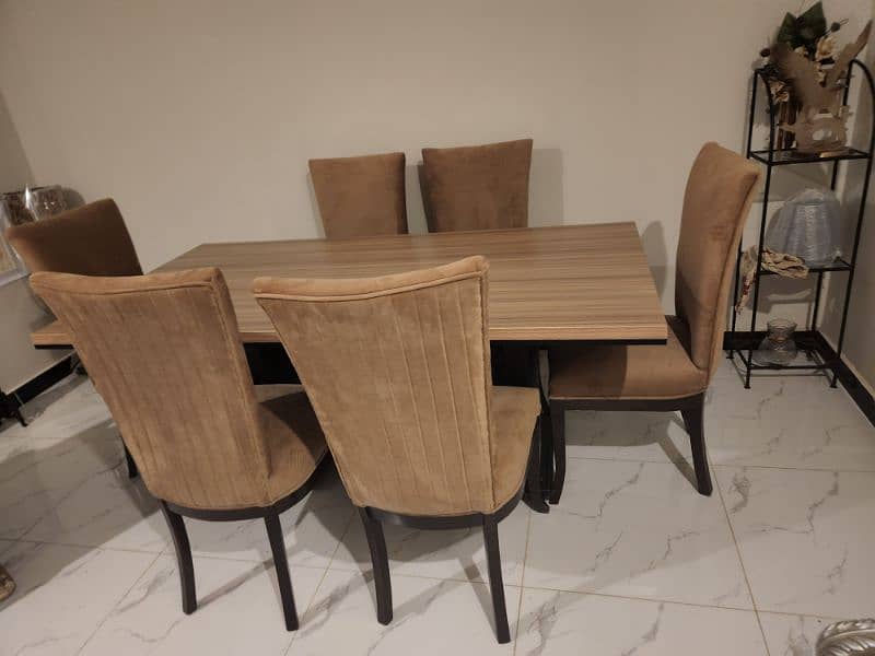 6 seater dining table 3