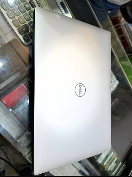 Dell Precision 5540 i9 1