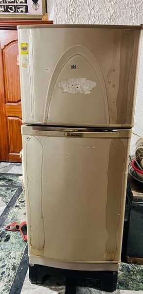 Dawlance Refrigrator for Sale in Good Condition 2