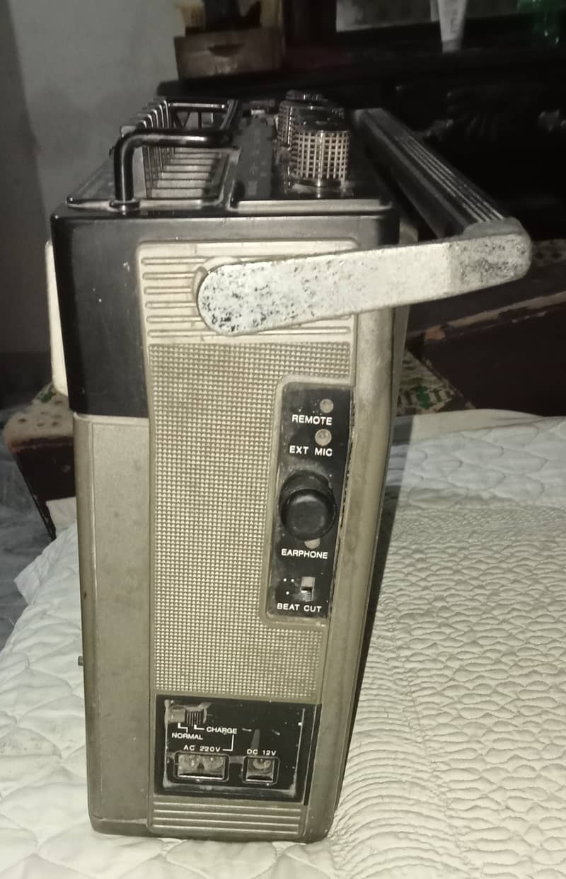 Antique Radio, Made in Japan 3