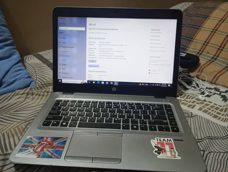 HP I5 6TH GENERATION MINT 0