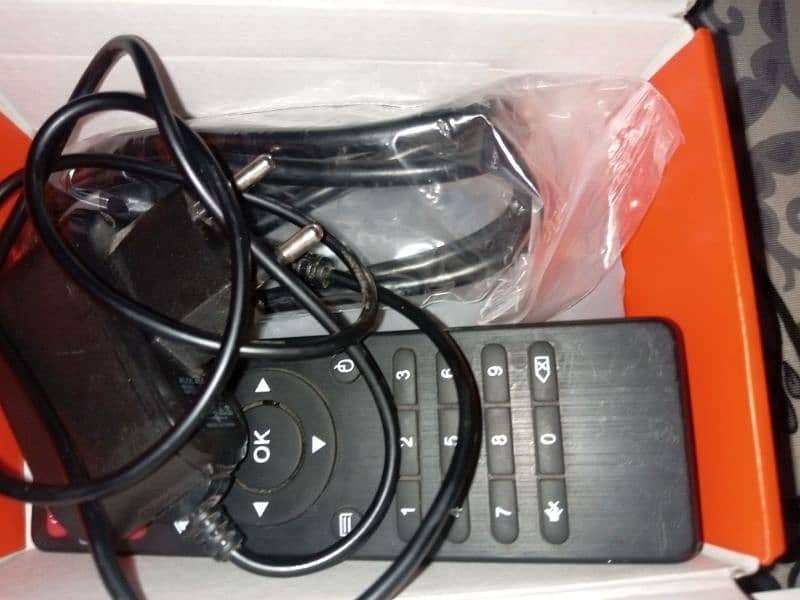 M98-m5 android box 4gb/32gb in new condition full smooth 8