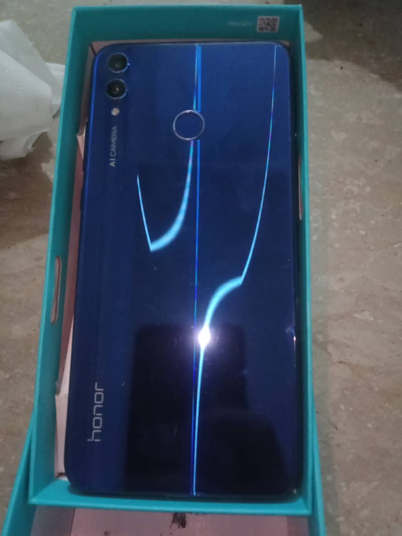 Huawei honor 8x 4/128 with box whatapp or call 03465215060 6