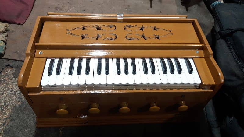 Brand new indian Harmonium for sale 4