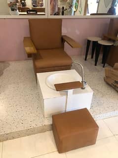 Mani Pedi Complete Station for Sale in Good Condition 0