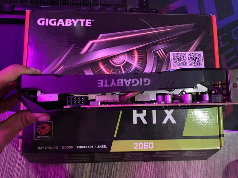 Gigabyte RTX 2060 in mint condition with box 5