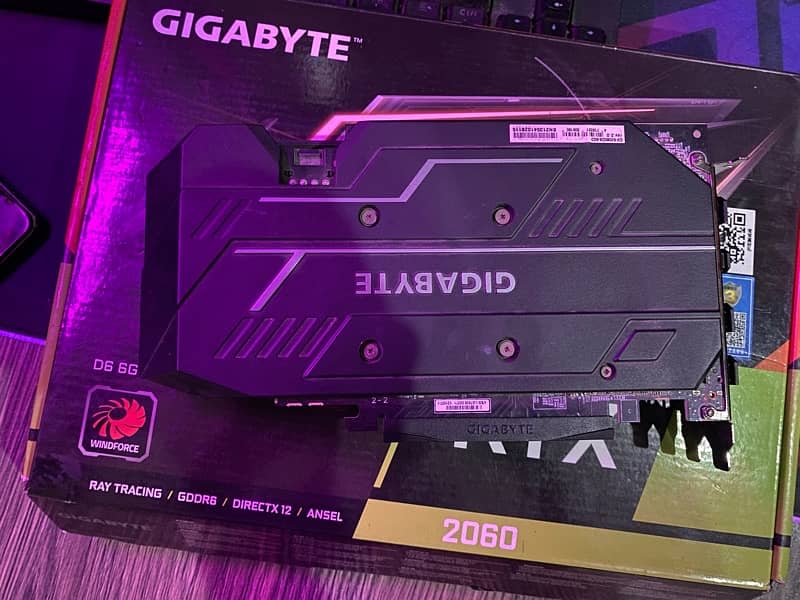 Gigabyte RTX 2060 in mint condition with box 6