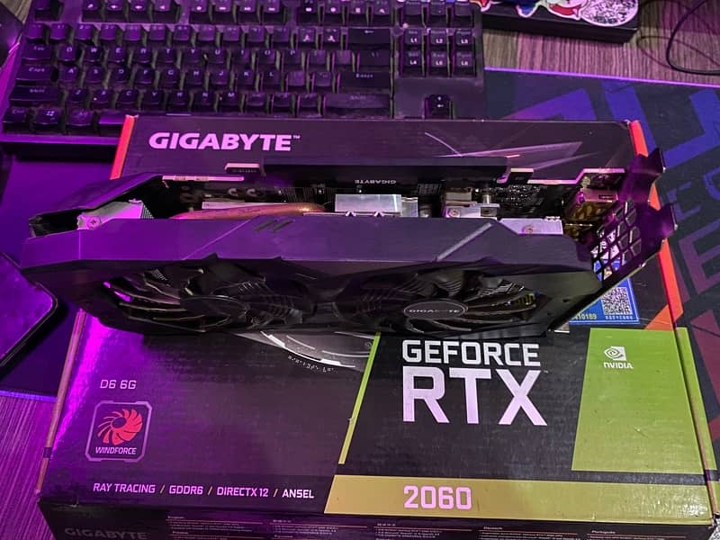 Gigabyte RTX 2060 in mint condition with box 7