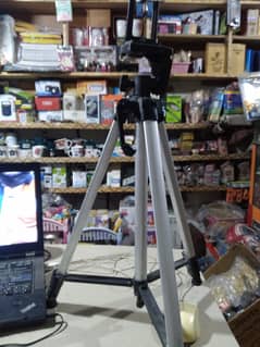 5.5 Feet Long Tripod Stand for Mobile & Ring Light with mobile header