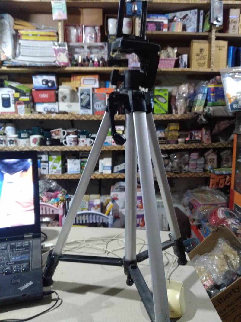 5.5 Feet Long Tripod Stand for Mobile & Ring Light with mobile header 0