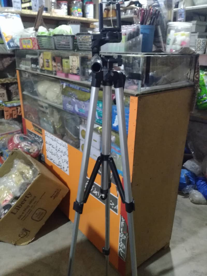 5.5 Feet Long Tripod Stand for Mobile & Ring Light with mobile header 2