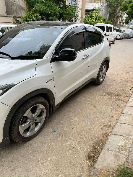 Honda Vezel 2014 model 2018 registration 4