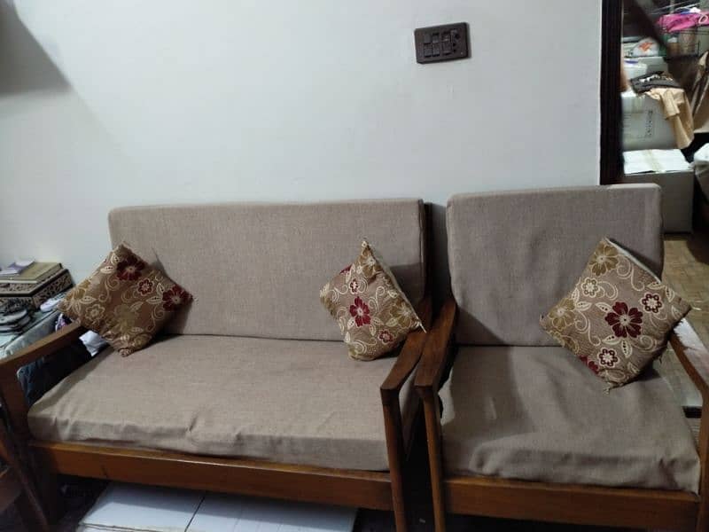 6 sitter sofa Set with  New cushion and new covers 1